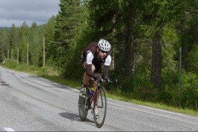 世界杯分组抽签-神锋莱万十连杀，斑马尤文荆棘路